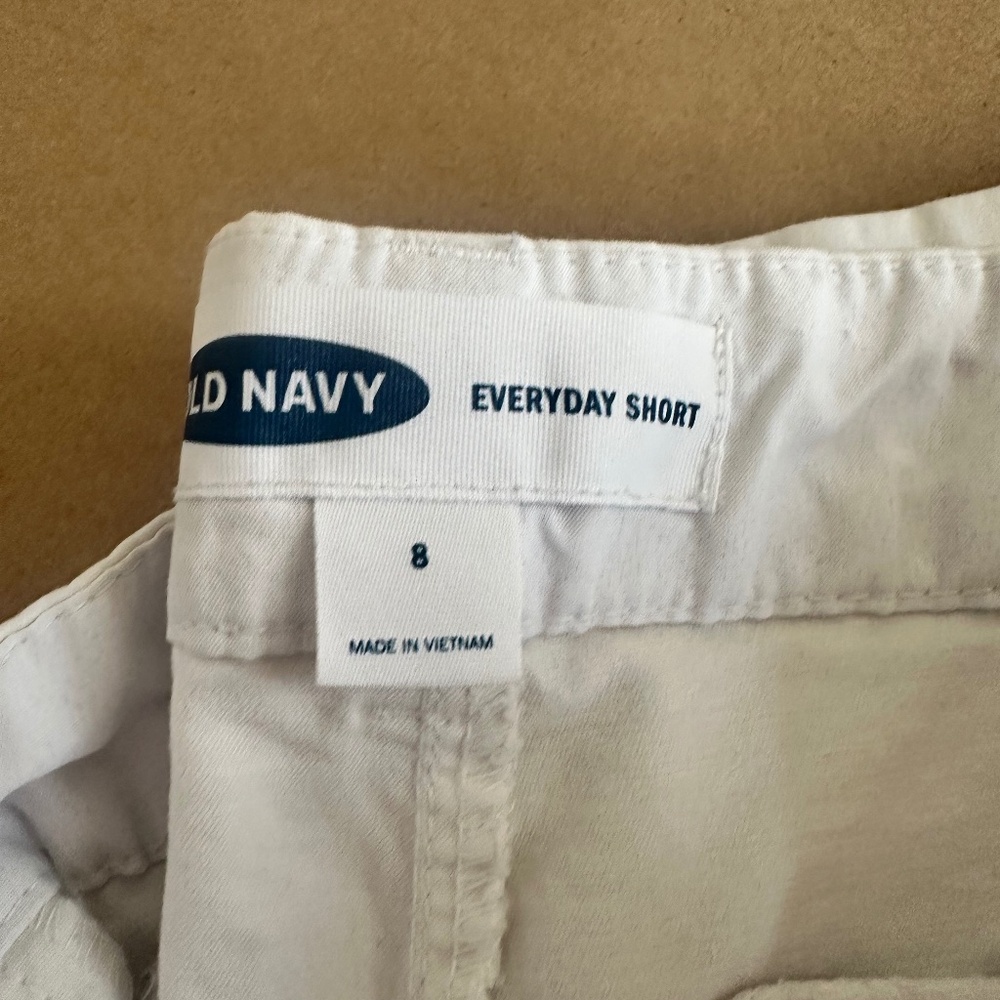 Old Navy Every day short White